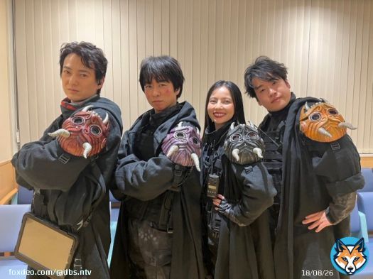 ＼9話のオフショット／  紫鬼のコスチュームに身を包み、 病院に潜入した武蔵 鬼になりきって？ 鬼さんたちと記念撮影しました  #紫鬼武蔵 #レアショット #櫻井翔 #忍成修吾 #ベッキー #森田甘路 #大病院占拠 #日テレ 次回、最終回3/18(土)夜10:00