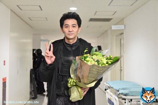 オールアップ  緑鬼 #村上淳 さん 「監督はじめ素晴らしいスタッフの方々のおかげでやり切れた。櫻井翔という座長の下でやれている喜びが特に強くて。我らが青鬼・菊池君と絡むシーン、10ページを超えるセリフをノーミス！いい緊張感でやらせて頂きました」  #大病院占拠 最終回3/18(土)夜10時