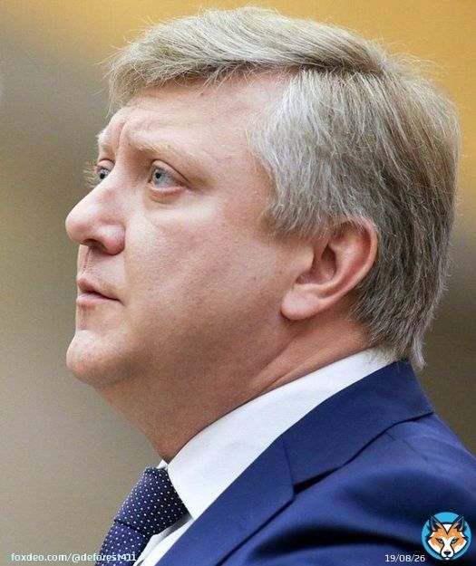 Депутат Вяткин, известный тем, что внес за время 4 созывов более 100 репрессивных и патриотических инициатив, предложил убрать из школьной программы 'Архипелаг Гулаг' , как 'не прошедший проверку временем', назвав книгу придуманной, а факт репрессий сий высосанным из пальца...