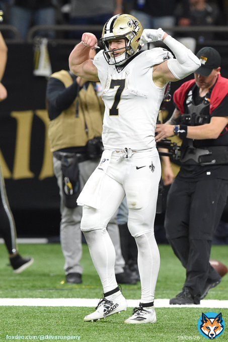 Taysom Hill is a very unique player. In 5 seasons with the Saints he&rsquo;s totaled:  As a Passer: 172/268 ATT 2025 Yards 8 TDs 64.2% Comp%  As a Rusher: 233 Carries 1299 Yards (5.57 YPA) 18 Rushing TDs  As a receiver: 35 Rec 390 Yards (11.1 YPC) 7 TDs  VERSATILITY AT ITS FINEST.
