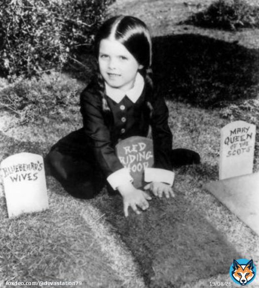 my thoughts & prayers go out to the family & loved ones of #LisaLoring /  #WednesdayAddams from the original TV show. be at rest sweetie & thank you! (idk how* I missed this)