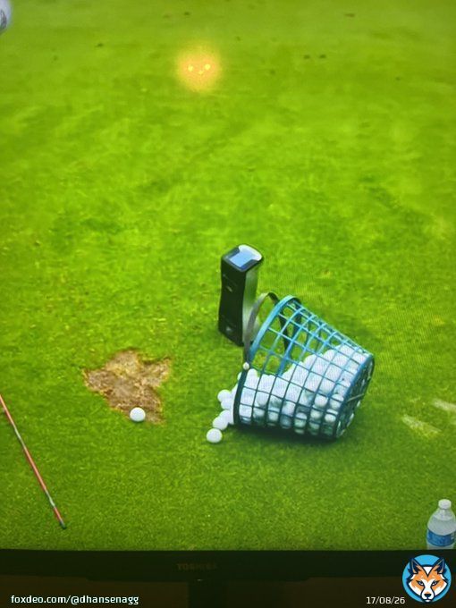 15 minutes into @netflix Full Swing documentary on the @PGATOUR and we get this divot pattern from @JustinThomas34 @GCSAA are all falling over themselves #dobetterJt #RollTide