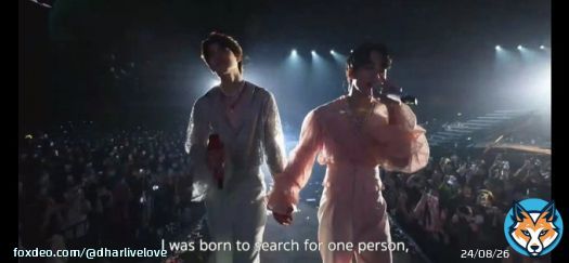 W- 'I was born to search for that one person Whom the heaven created for me No matter the time,no matter the lifetime'.  P'war sang this holding yin's hand  #YinWarConcert