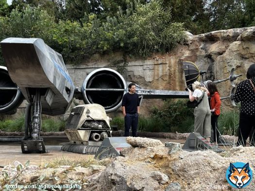 Diego Luna photoshoot happening right now in Galaxy&rsquo;s Edge! #D23Expo2022 #Andor