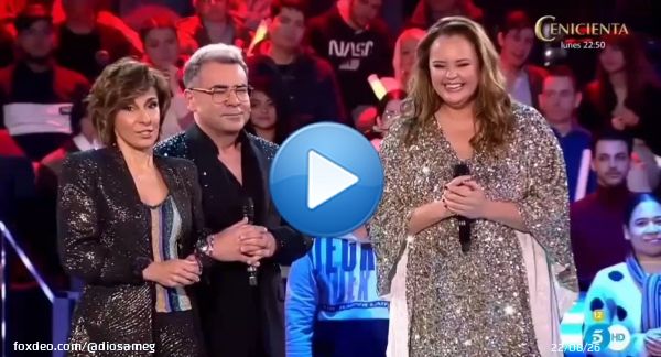 &iexcl;Qu&eacute; momentazo Roc&iacute;o Carrasco entrando a plat&oacute; transformada en Roc&iacute;o Durcal! #Mediafest4