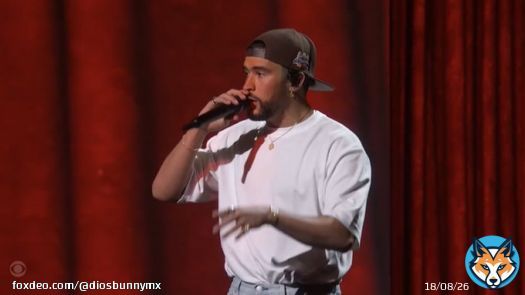 Bad Bunny esta noche en la apertura de los #GRAMMYs 2023.