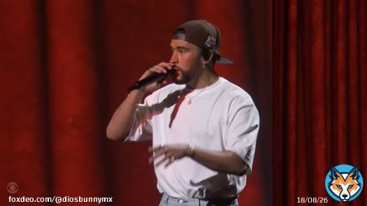 Bad Bunny esta noche en la apertura de los #GRAMMYs 2023.