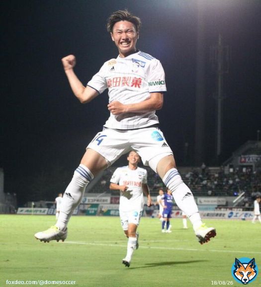 ブログ更新： ゴールを喜ぶアルビレックス新潟MF三戸舜介の写真がとても絶妙   #albirex