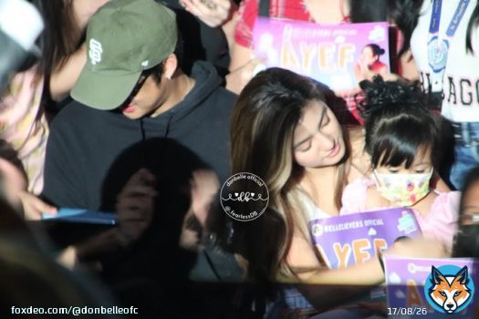 So cute   DecemBELLE WithDONNY   #DazzlingDONNYAtChristmasSpecial #BELLElightfulAtChristmasSpecial