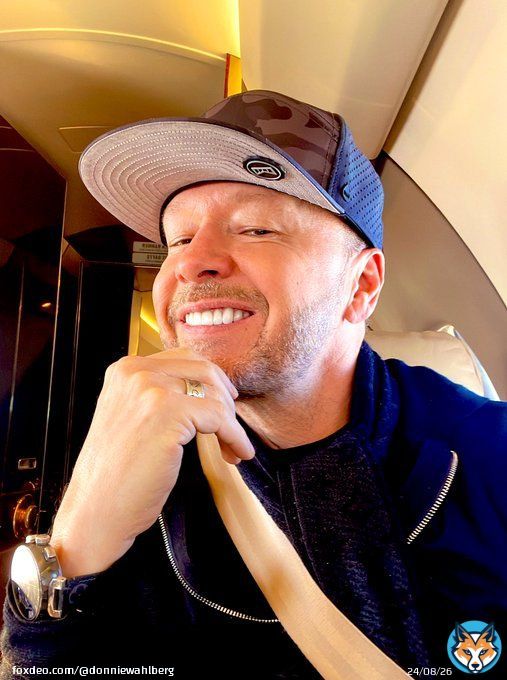 That was pretty fun! #DWAir is making its descent - time to put the phone down and give my thumbs a rest! Thank you Blockheads for always making everything so much better!  #twug   Love you always & forever!