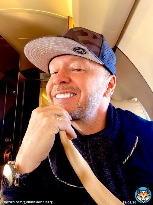 That was pretty fun! #DWAir is making its descent - time to put the phone down and give my thumbs a rest! Thank you Blockheads for always making everything so much better!  #twug   Love you always & forever!