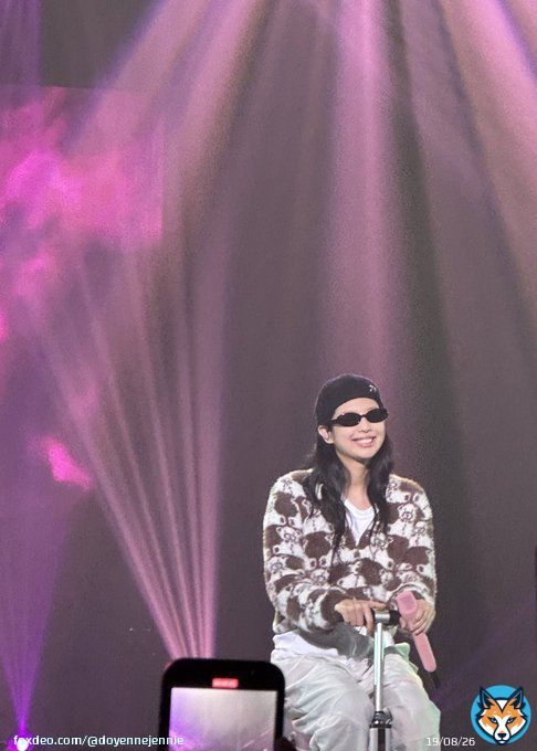 And that&rsquo;s my baby   JENNIE BDAY PARTY IN HK