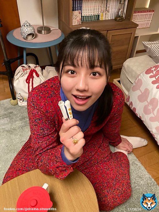 あかりの親友で良き相談相手！ えっちゃん  真剣に話を聞いたあとは、、ポテチで休憩です  #tbs #ブラザートラップ #paravi #UNEXT #8話先行配信中 #毎週火曜深夜放送 #渡邉美穂 #ポテチ棒は猫の手