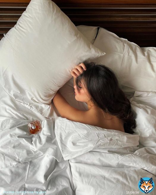 Rise & shine sleepy head Ps : waking up in a boat hits different \ud83d\udee5\ufe0f