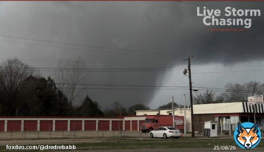 BREAKING: A large tornado has impacted Selma, Alabama, causing significant damage. (via Ryan Cartee from @LiveStormsMedia.) #alwx