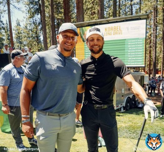 Patrick Mahomes x Stephen Curry.   One of the most iconic photos of all time
