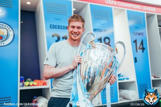 Kevin de Bruyne  5 EPLs 2 FA cups 5 League Cups 1 UCL 1 DFB Pokal World third place with Belgium 4 times top Assist provider in EPL 2 time POTY winner  Steven Gerrard - 0 EPLs 1 UCL  Kevin de Bruyne is the greatest midfielder of all time.