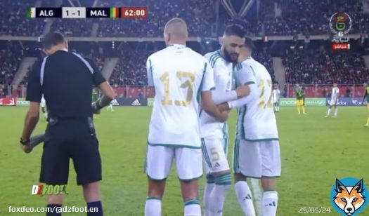 Islam Slimani also comes on for Algeria #TeamDZ