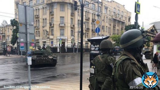 В Москве, Подмосковье и Воронежской области введён режим контртеррористической операции. Это означает, что силовики имеют право досматривать граждан и личный транспорт, изымать и использовать машины, проникать в жилые помещения, прослушивать и глушить связь. В Москве из-за режима&hellip;&nbsp;Show more