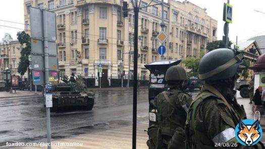 В Москве, Подмосковье и Воронежской области введён режим контртеррористической операции. Это означает, что силовики имеют право досматривать граждан и личный транспорт, изымать и использовать машины, проникать в жилые помещения, прослушивать и глушить связь. В Москве из-за режима&hellip;&nbsp;Show more