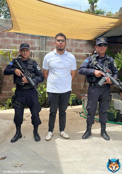 | &Uacute;LTIMA HORA: Tras una orden emitida por la Fiscal&iacute;a de El Salvador, la polic&iacute;a captura al diputado Erick Garc&iacute;a, quien fue desaforado y expulsado del partido Nuevas Ideas. Bukele no perdona a los CRIMINALES ni siquiera alos de su partido.  &iquest;Apoyas la mano dura de Bukele?