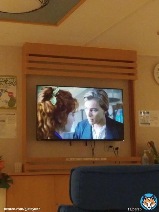 今徳島行きのフェリーびざんに乗船中なんだけど船内のテレビでタイタニック見ててなんとも言えない臨場感  #タイタニック