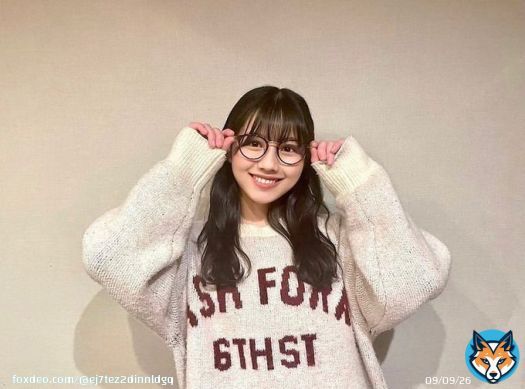 おはようございます  どうも、ひだまりです。  やっぱメガネ最強だわ、可愛すぎる #渡邉美穂