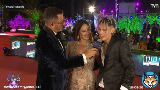 Eduardo: Marcianeke, como lo est&aacute;s pasando ?  Marcianeke: grygjvekdkdvslskdvwvna sndjdhwbsbsjwhw jajajaajajja  #NocheCero