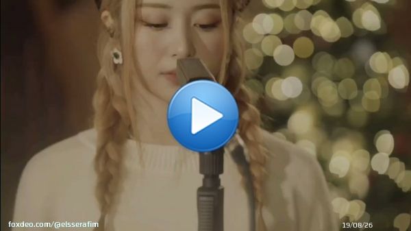 HUH YUNJIN of LE SSERAFIM singing 'Last Christmas'  #LE_SSERAFIM #HUHYUNJIN