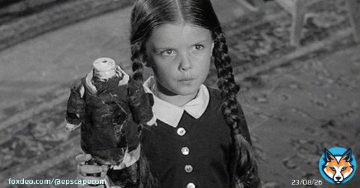 На 65 году жизни скончалась американская актриса Лиза Лоринг, сыгравшая маленькую Уэнсдей в сериале &laquo;Семейка Аддамс&raquo; 1964 года