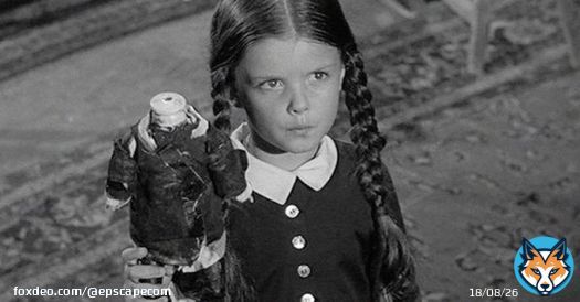 На 65 году жизни скончалась американская актриса Лиза Лоринг, сыгравшая маленькую Уэнсдей в сериале «Семейка Аддамс» 1964 года