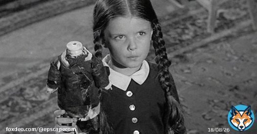 На 65 году жизни скончалась американская актриса Лиза Лоринг, сыгравшая маленькую Уэнсдей в сериале «Семейка Аддамс» 1964 года