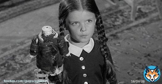 На 65 году жизни скончалась американская актриса Лиза Лоринг, сыгравшая маленькую Уэнсдей в сериале «Семейка Аддамс» 1964 года
