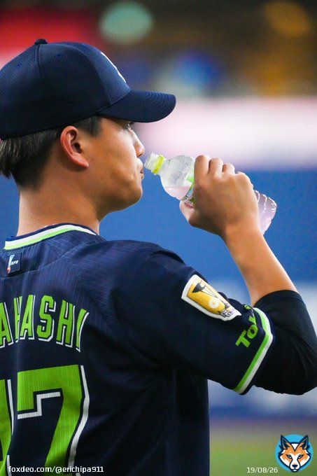 清涼飲料水のCM来そう  2022.10.25 #swallows #高橋奎二 #日本シリーズ