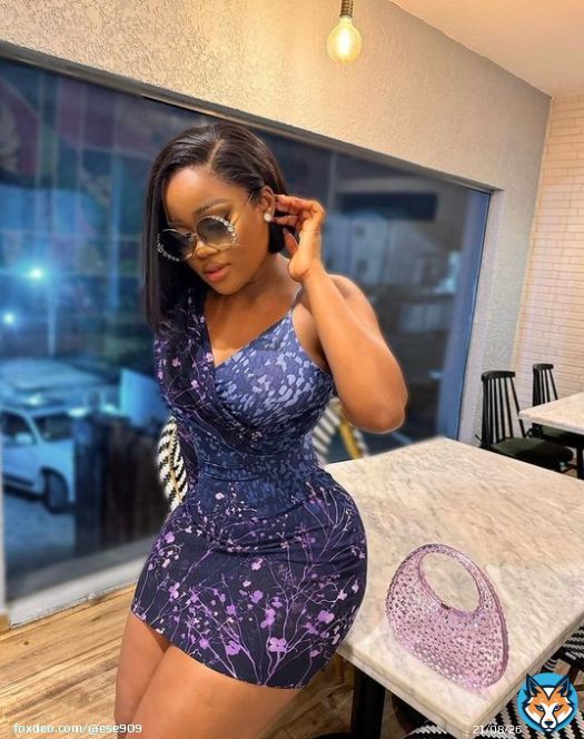 The fashionista herself, CeeC. Her dressence is top notch. Check out the cute bag  VOTE CEEC'S MOVIE TRUE COLOR #CynthiaNwadioraTrueColor4NXT  #CynthiaNwadiora #Ceec  #BBNaija #BbnaijaAllstars