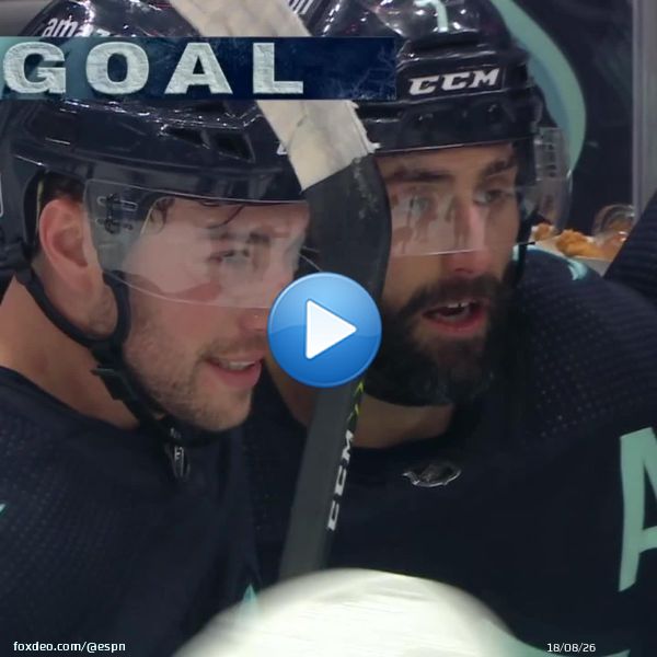 THE KRAKEN GO UP ON THE POWER PLAY GOAL
