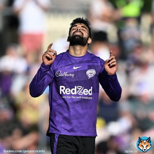 Shadab Khan in #BBL12 so far  1-29 vs Stars 1-22 vs Scorchers  2-32 vs Sixers 3-20 vs Renegades   He helped Hurricanes defend the second-lowest total in BBL history: