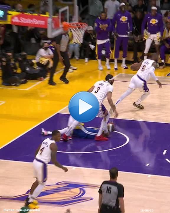 Moses Moody received a flagrant 1 foul for tripping Anthony Davis.