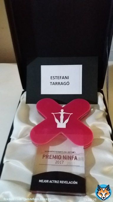 Gracias por el #PremioNinfa2017 a mejor ACTRIZ REVELACI&Oacute;N de @SALONEROTICOBCN  Much&iacute;simas gracias a tod@s por el apoyo  Hab&iacute;a mucho nivel entre las compa&ntilde;eras y no esperaba ganar, de hecho a&uacute;n casi n me lo creo  Quevaloren tu trabajo as&iacute;, es muy  Solo1 palabra  SeguimosShow more