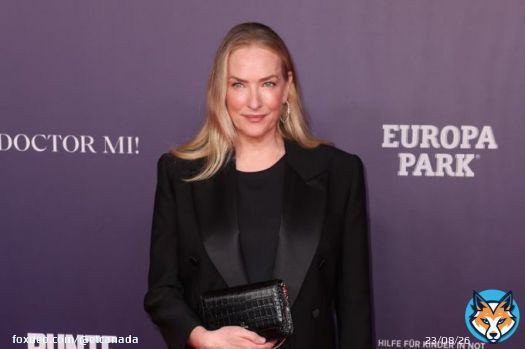 Supermodel #TatjanaPatitz dies of breast cancer at age 56
