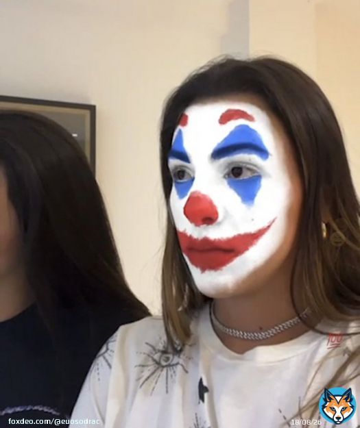 URGENTE! Petala fez uma live ao vivo jurando que a Bia ia ganhar e viu sua amiga perder pra Babi. Eu amei esse tombo de milh&otilde;es!