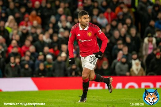 Retweet  for Partey Like  for Casemiro.   Casemiro is a Red.   #GGMU #MUFC #CRYMUN  #CRYMUN