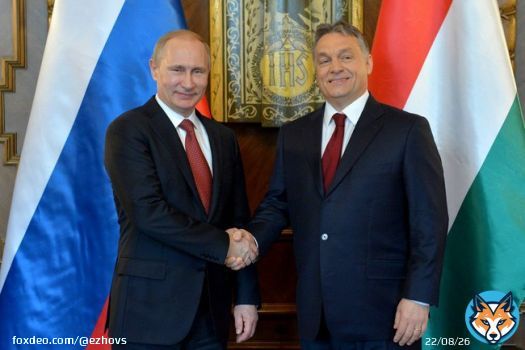 Венгрия пригрозила наложить вето на санкции ЕС против российских энергоресурсов. The Insider ещё несколько лет назад писал, что у России есть компромат на венгерского премьера Орбана: запись, на которой преступный авторитет Могилевич передаёт ему чемодан с деньгами