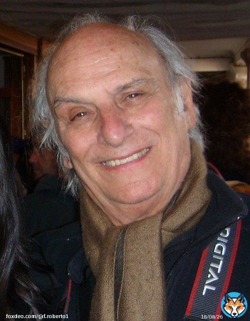 #PremiosGoya Mi querido #CarlosSaura. Fue un placer conocerte hace muchos a&ntilde;os atr&aacute;s en el pel&iacute;cula El S&eacute;ptimo D&iacute;a. Pero es muy pronto para que te vayas. Mi m&aacute;s sentido p&eacute;same a su familia y amigos. Hasta siempre maestro. #actorslife  #CineEspa&ntilde;ol
