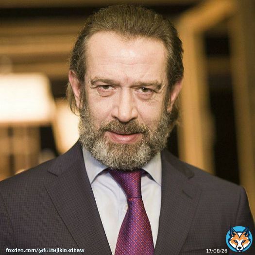 Актер и худрук Московского театра Олега Табакова Владимир Машков поддержал признание ЛНР и ДНР.  От также сообщил, что сборы от спектакля &laquo;Матросская тишина&raquo;, который пройдет 4 марта, направят на поддержку жителей ДНР, ЛНР и граждан Украины, перешедших на территорию России.