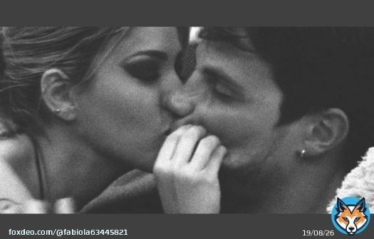 Daniele nella vita non importa essere la prima, la seconda o la terza scelta, ma importa che DAL MOMENTO IN CUI SCEGLI UNA PERSONA LA RISPETTI E LE DAI IL GIUSTO VALORE, sia a parole che a fatti, ORIANA CON TE LO STA FACENDO.  #oriele #gfvip