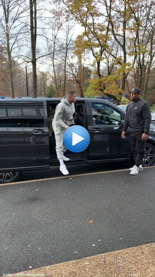 Just 63 hours after the World Cup final, Kylian Mbapp&eacute; has already returned at training with Paris Saint-Germain today morning. Mentality  #PSG   @PSG