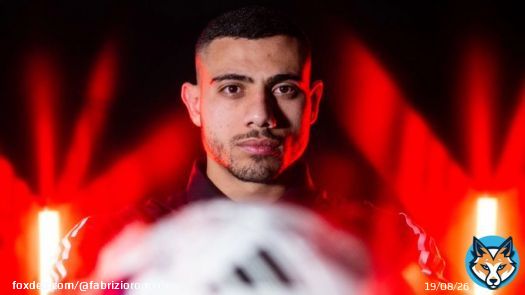 Official, confirmed. Atlanta United sign Giorgios Giakoumakis as new striker on permanent deal from Celtic.  #MLS  Three year deal with option confirmed, &pound;4.3m fee to Celtic &mdash; deal hijacked as he was set to join Japanese side Urawa Red Diamonds.
