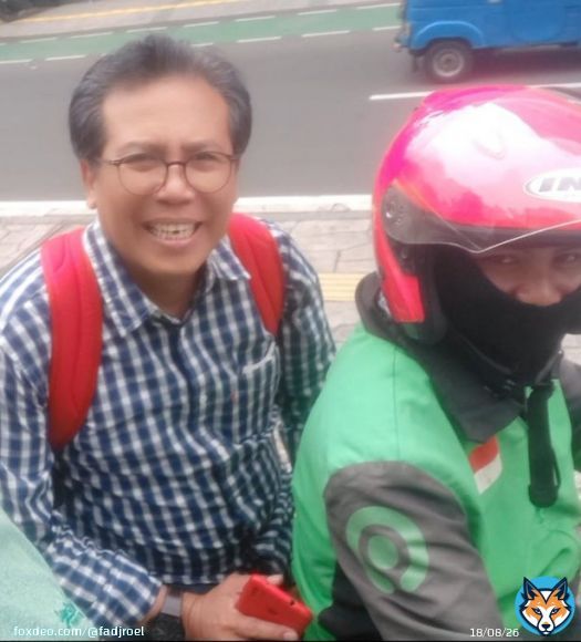 Naik gojek menerobos jalanan Jakarta. Sambil ngobrol tentang Jakarta, pulihnya covid-19, kemacetan pasca pandemi & nanya2 mau pindah tidak ke Ibu Kota Nusantara @ikn_id katanya SIAAAAP :) Lapor ah ke Presiden @jokowi ~ #DubesRIKazakhstanTajikistan #IniDiplomasi #RintisKemajuan