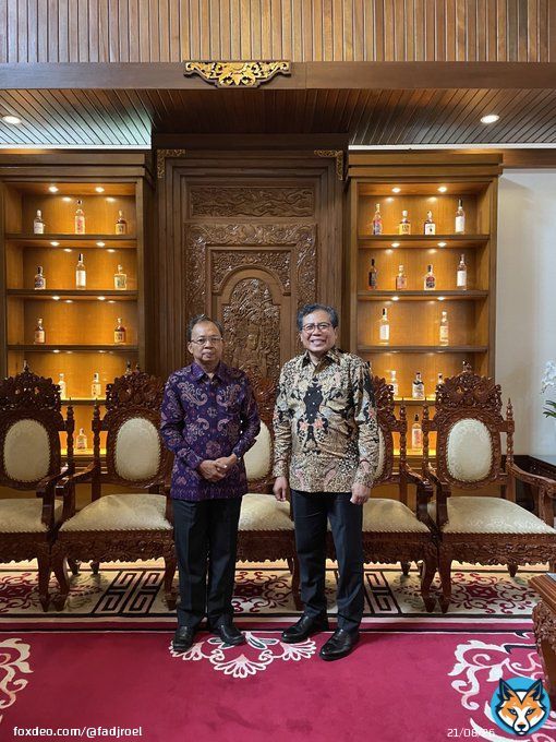 Meeting with Governor of Bali Mr. I Wayan Koster discuss on #Kazakhstan tourism to Bali, Cultural collaboration as #BaliNightKazakhstan sister city Bali-Almaty, protection of workers from Bali etc ~ #DubesRIKazakhstanTajikistan #IniDiplomasi #RintisKemajuan  ⁦@Kemlu_RI⁩